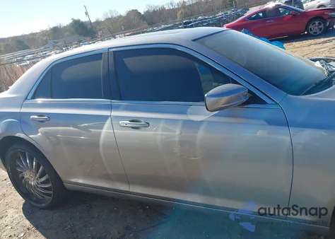 2017 Chrysler 300 Limited z USA, uszkodzony, nr VIN 2C3CCAAG0HH577645